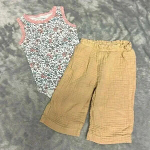 2 piece baby/infant set. Size  9 months